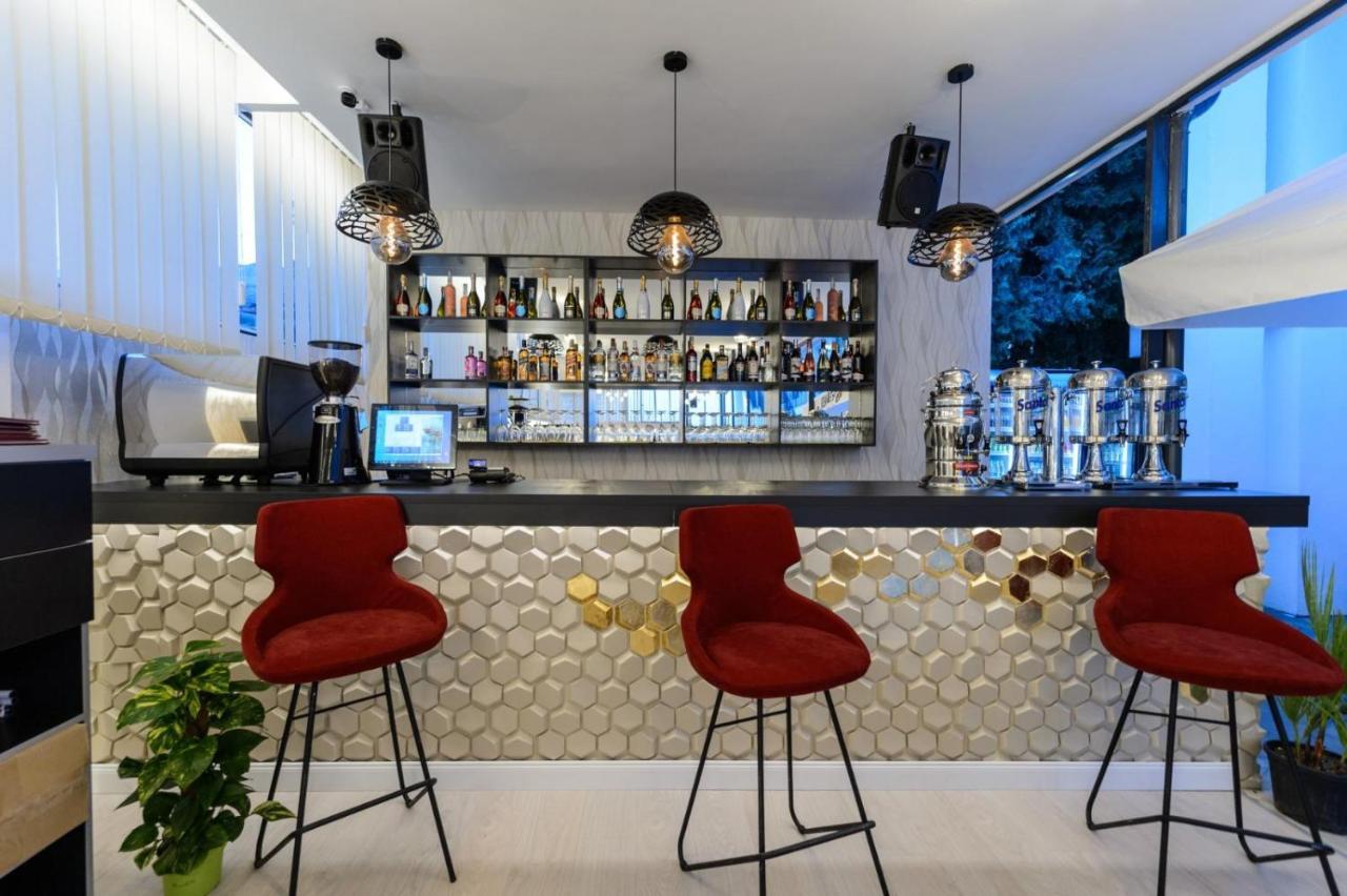 Casa On Hotel Năvodari Екстериор снимка