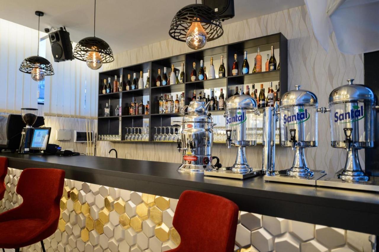 Casa On Hotel Năvodari Екстериор снимка